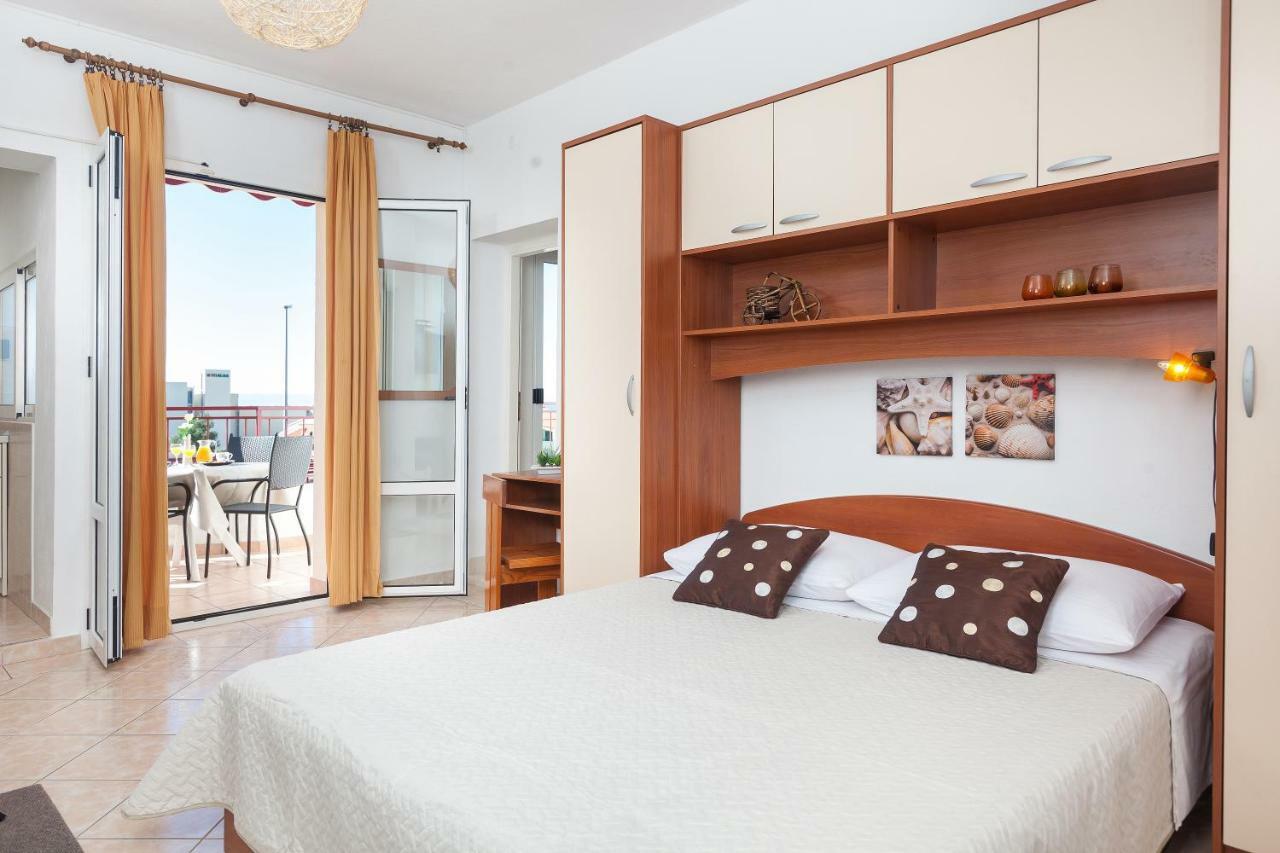 Apartments Nela 3446 Tučepi Extérieur photo