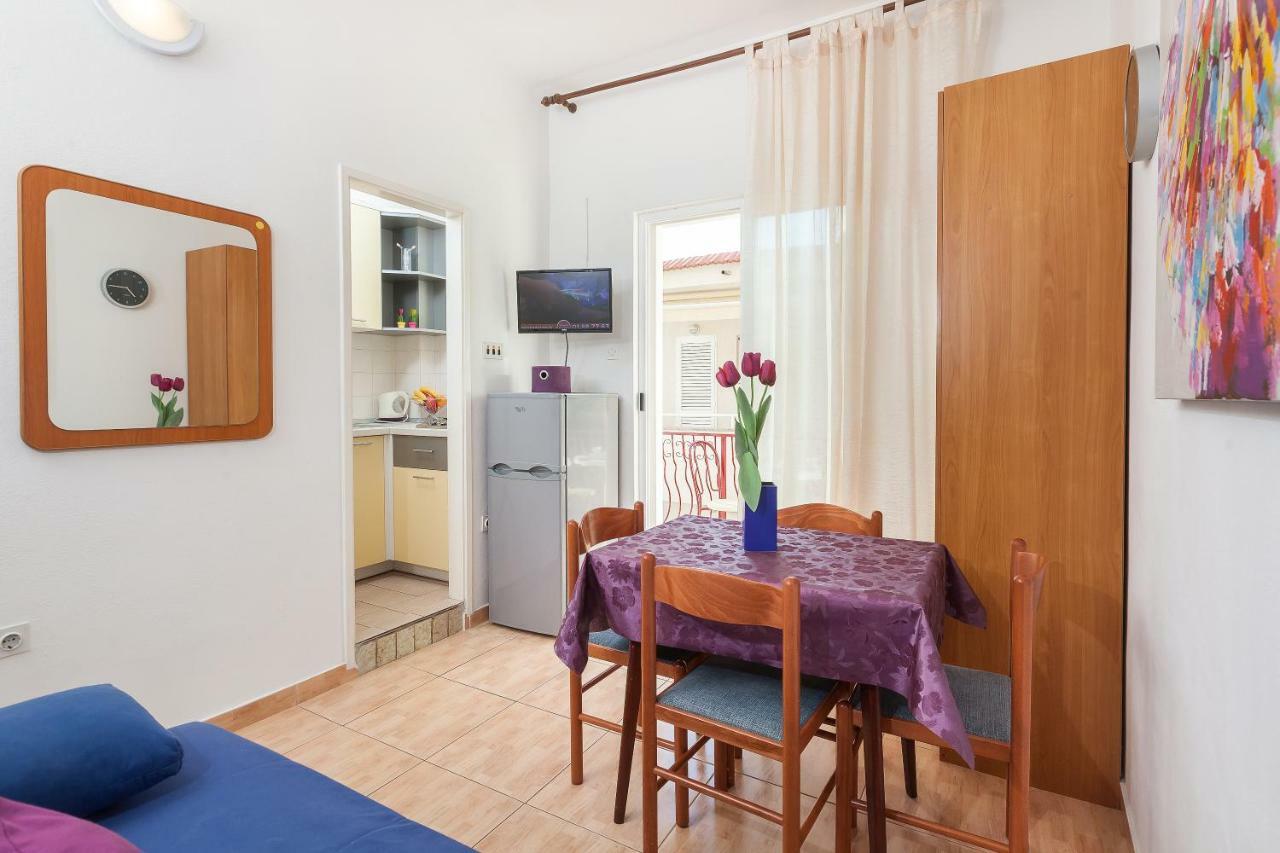 Apartments Nela 3446 Tučepi Extérieur photo