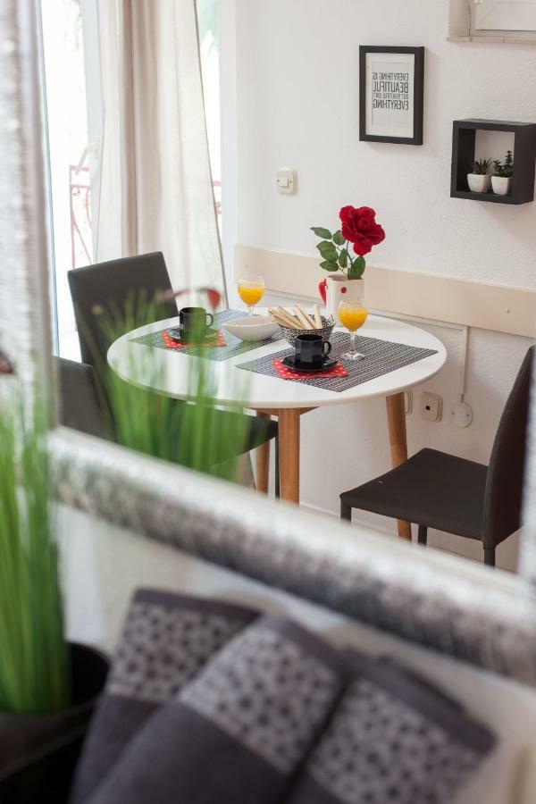 Apartments Nela 3446 Tučepi Extérieur photo