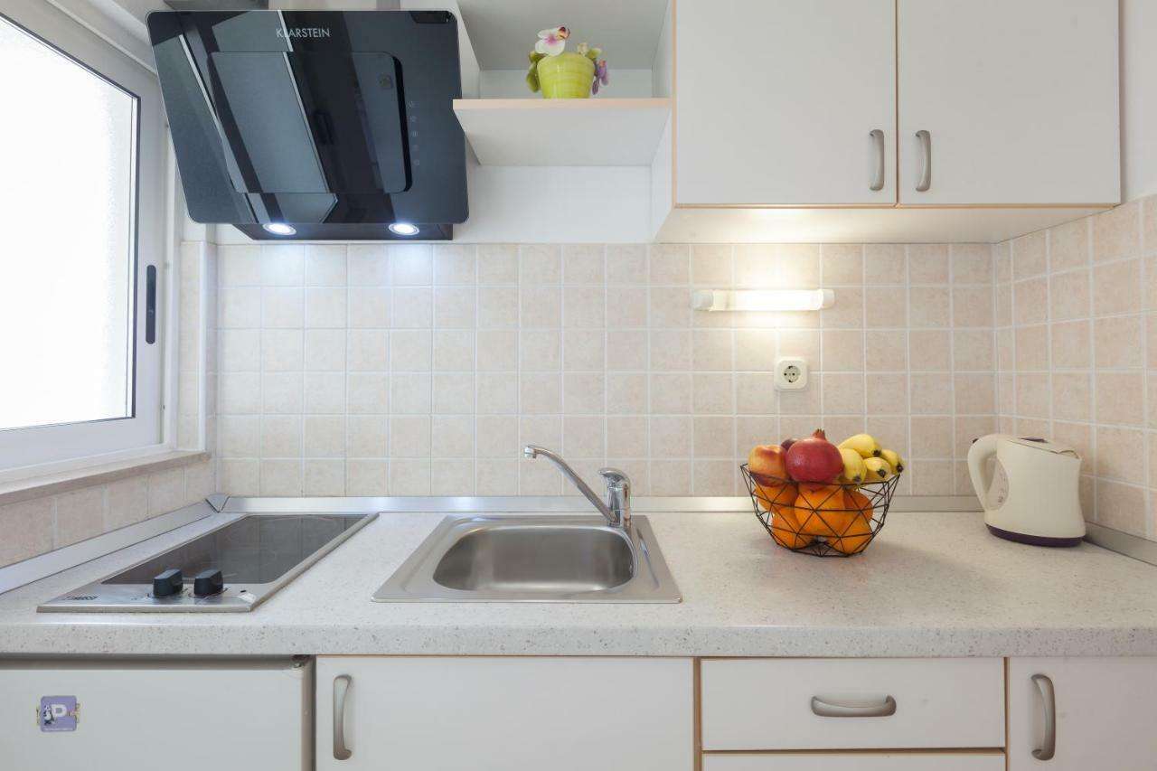 Apartments Nela 3446 Tučepi Extérieur photo